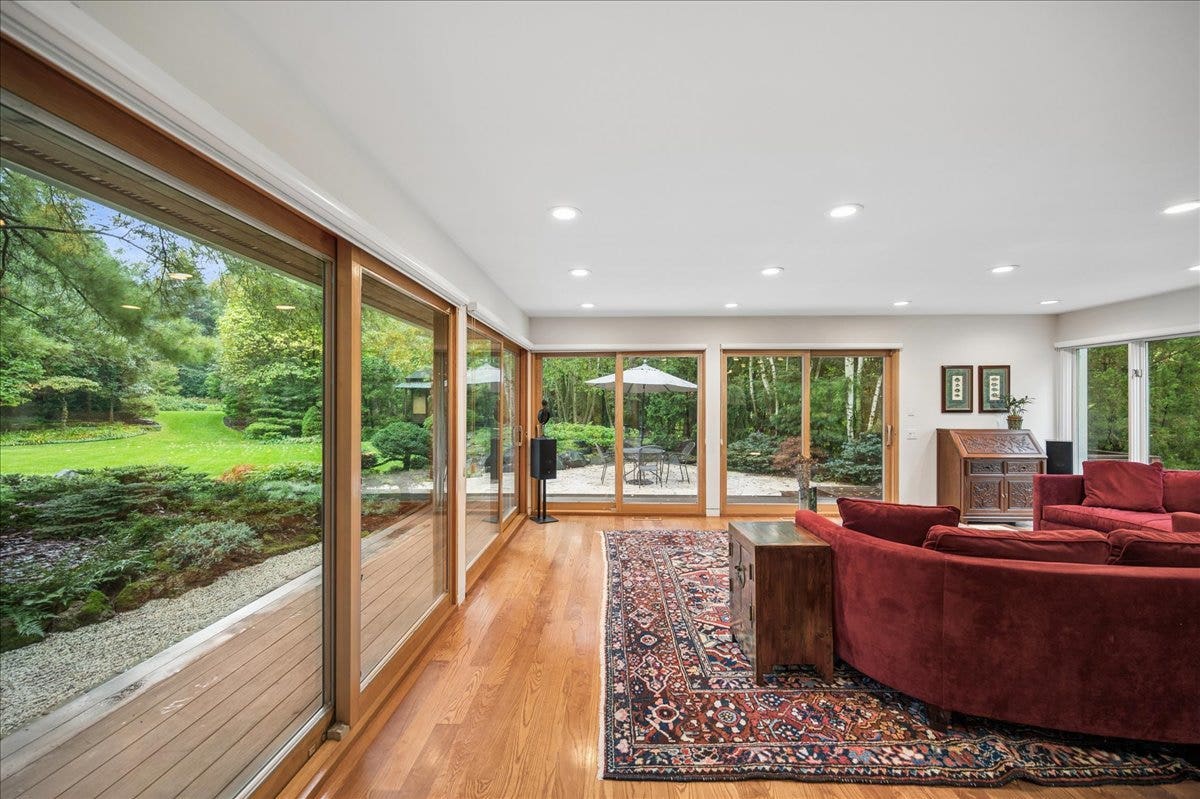 11 Rockgate Lane, Glencoe, IL 60022 11 Rockgate Lane, Glencoe, IL 60022