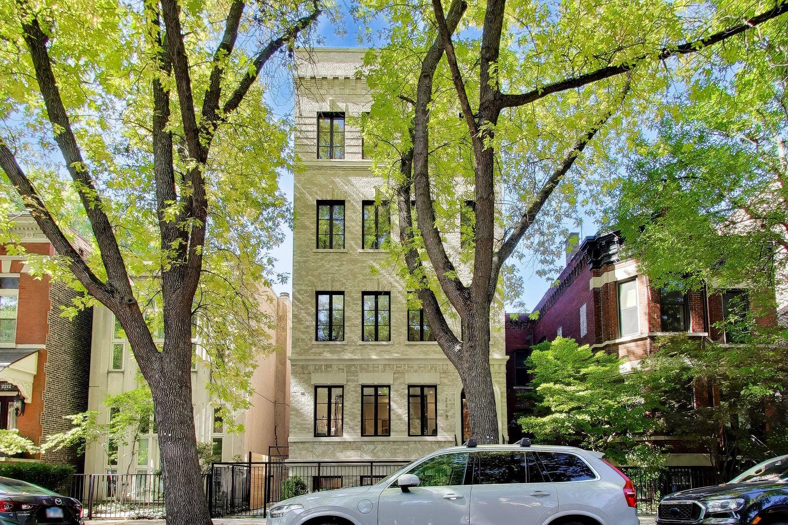 2218 N Burling Street, #1, Chicago, IL 60614