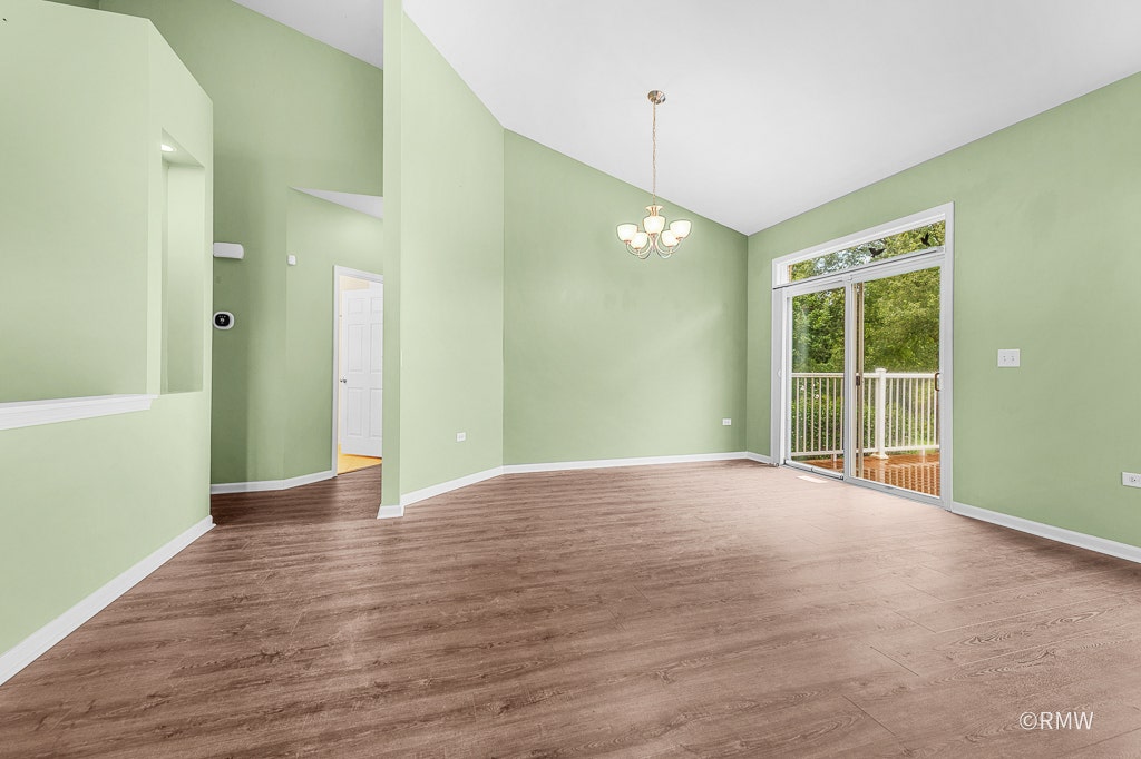 Living room/dining room combo
