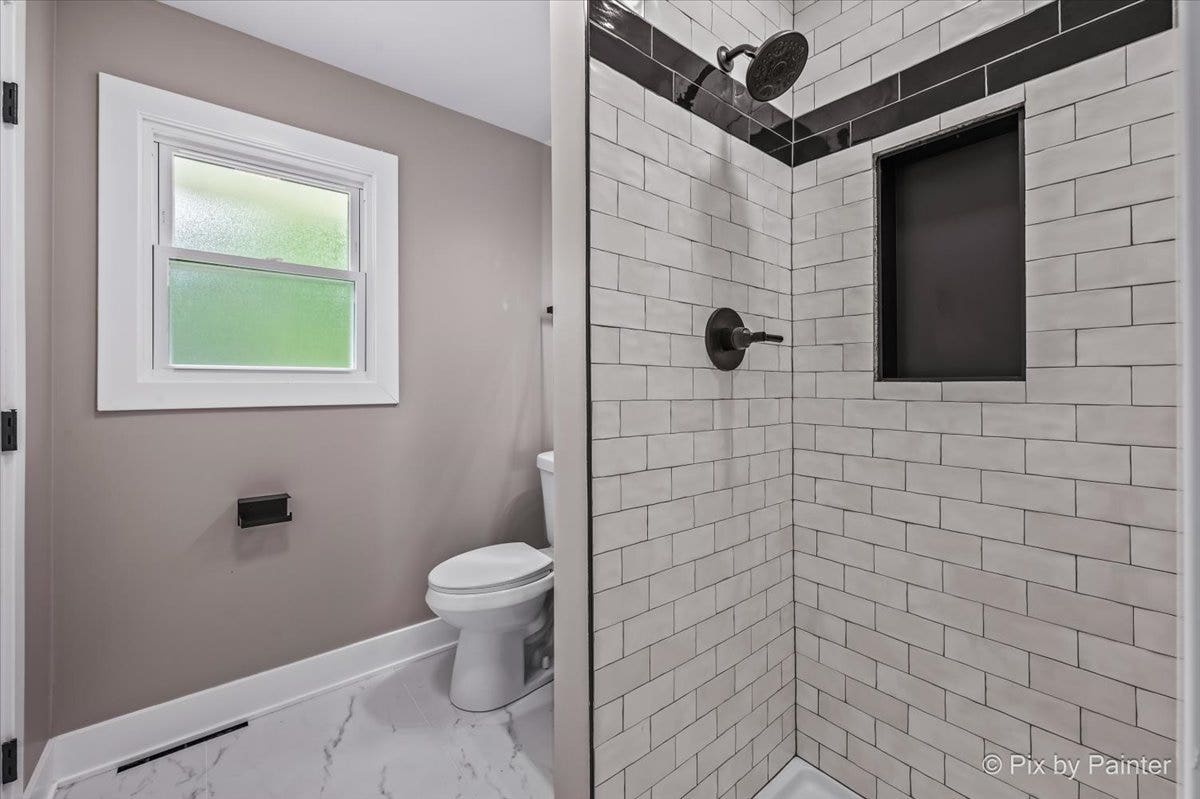 943 Oxford Street, Downers Grove, IL 60516 943 Oxford Street, Downers Grove, IL 60516