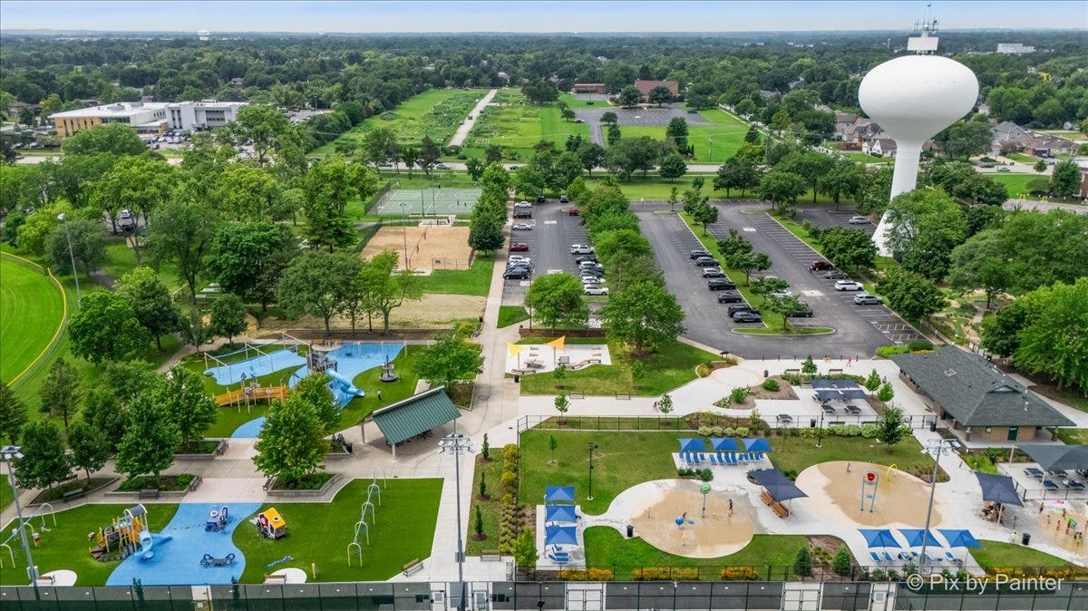 943 Oxford Street, Downers Grove, IL 60516 943 Oxford Street, Downers Grove, IL 60516