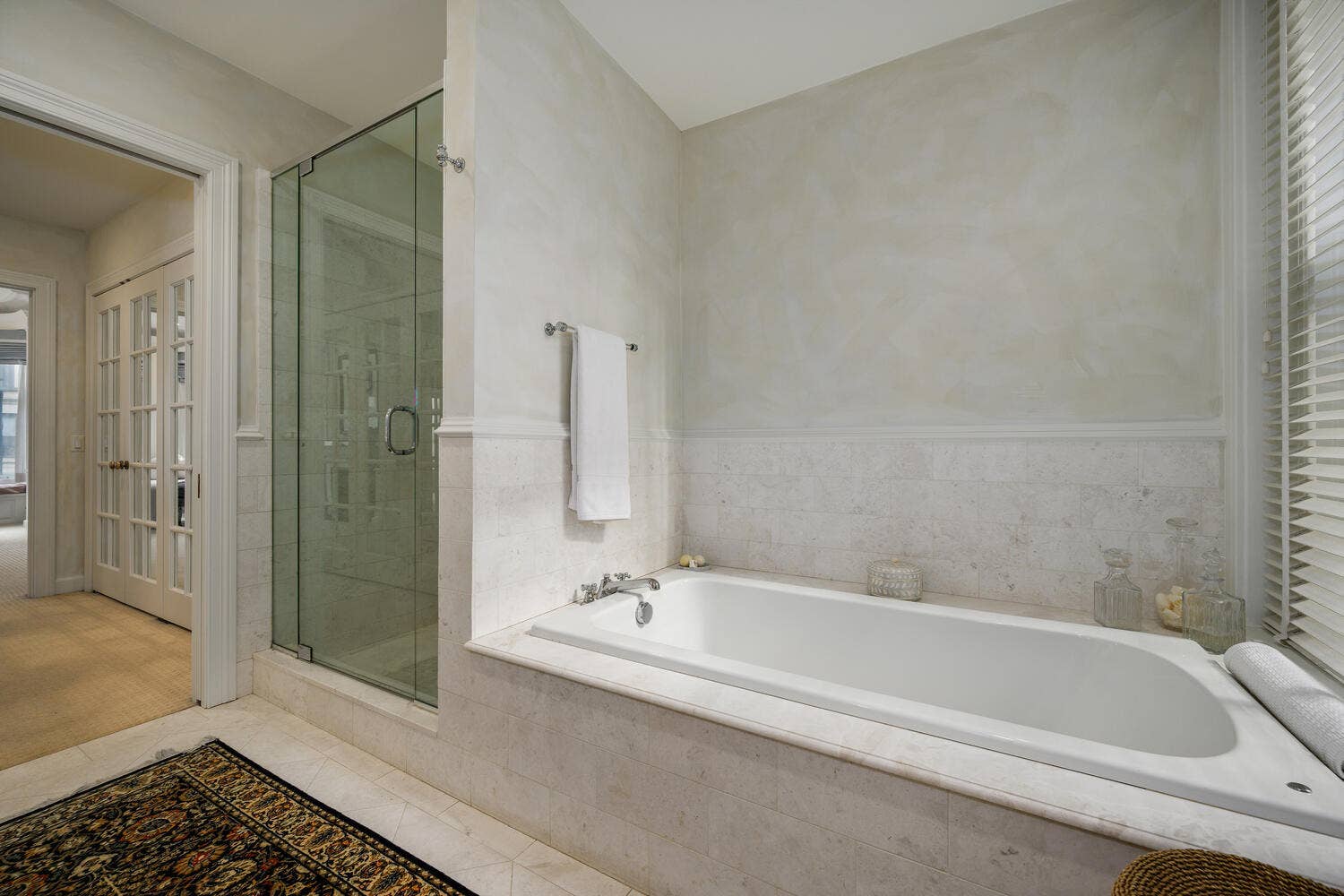 75 E ELM Street, Chicago, IL 60611