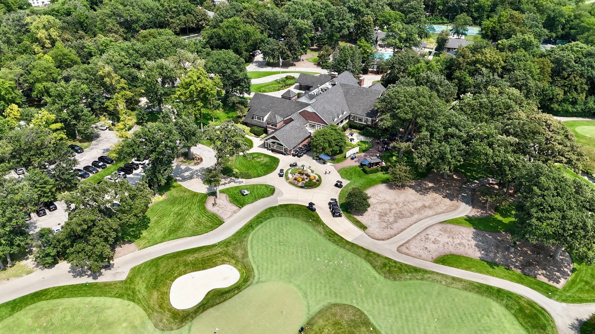 1412 Greenlake Drive, Aurora, IL 60502 Stonebridge Country Club is a few blocks away with