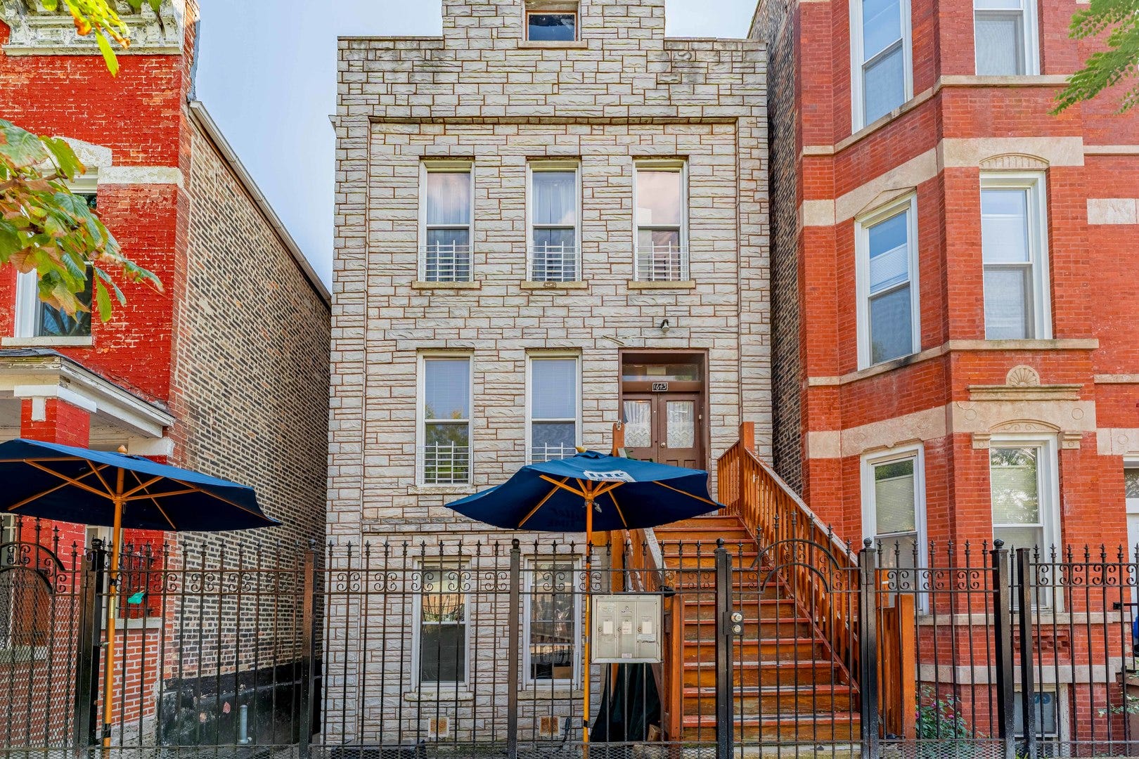 1643 W 19th Street, Chicago, IL 60608 1643 W 19th Street, Chicago, IL 60608