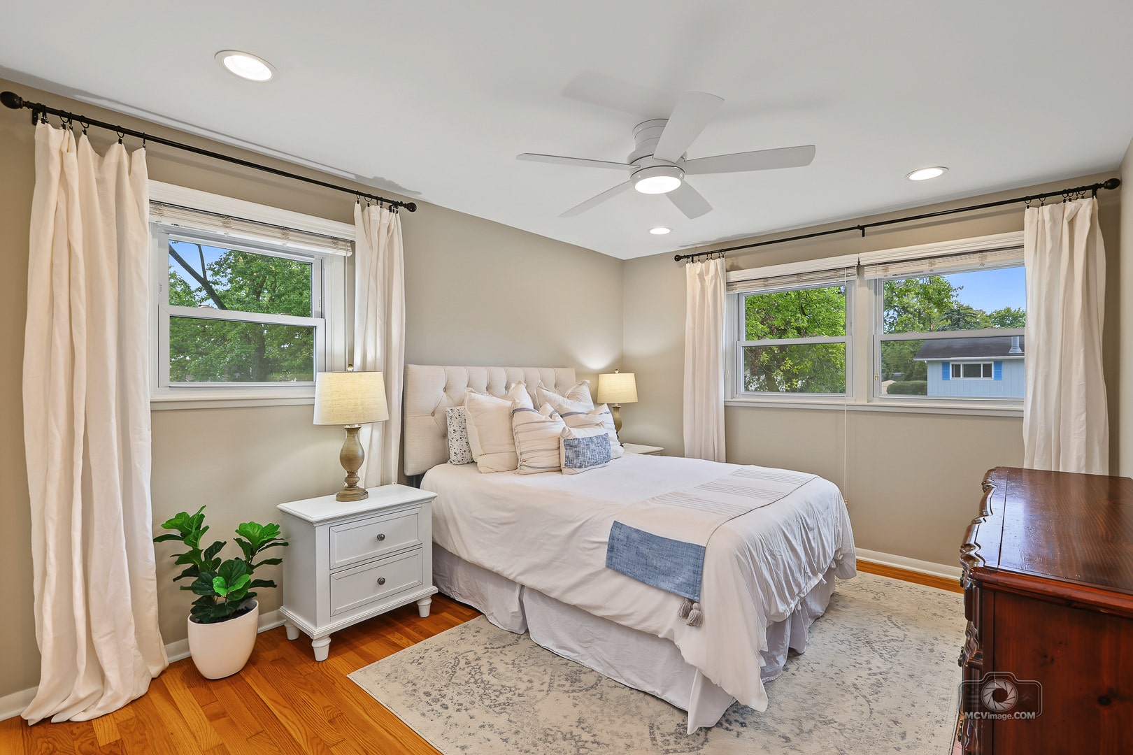 5909 El Morro Court, Oak Forest, IL 60452 5909 El Morro Court, Oak Forest, IL 60452