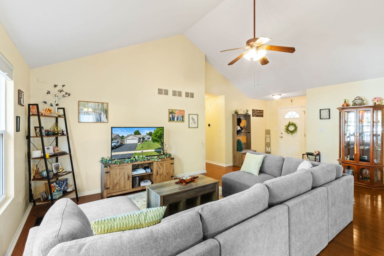 911 COTTONWOOD Drive, Elwood, IL 60421 911 COTTONWOOD Drive, Elwood, IL 60421