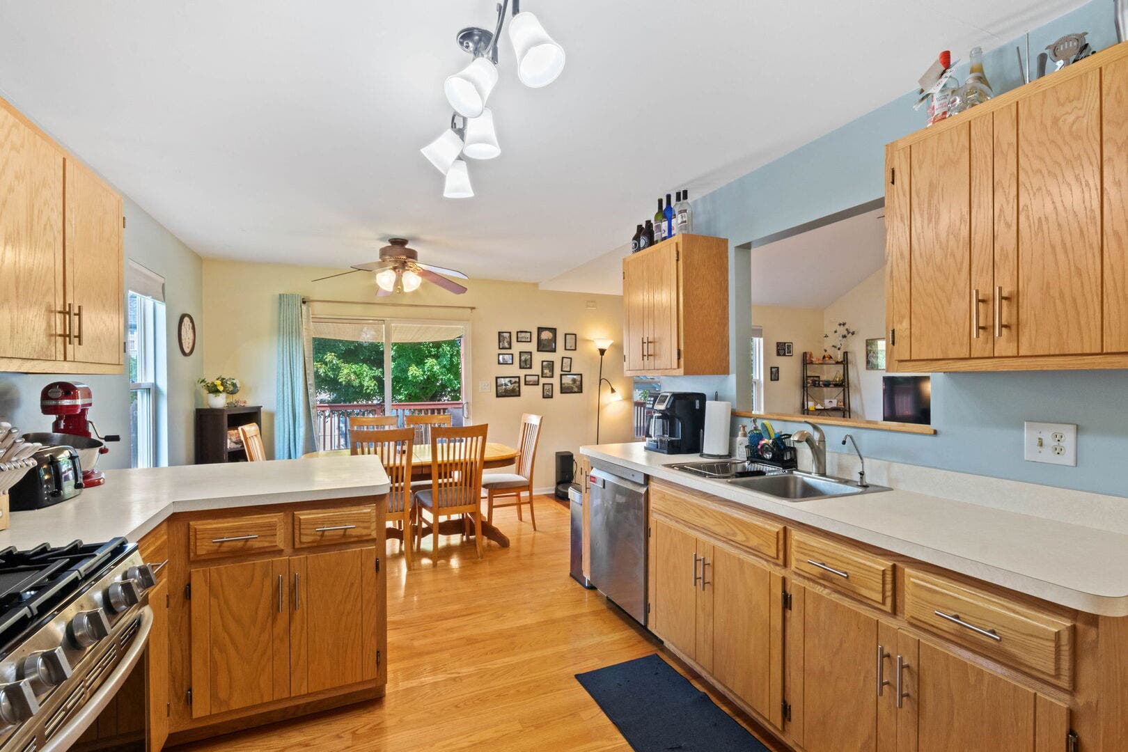 911 COTTONWOOD Drive, Elwood, IL 60421 911 COTTONWOOD Drive, Elwood, IL 60421