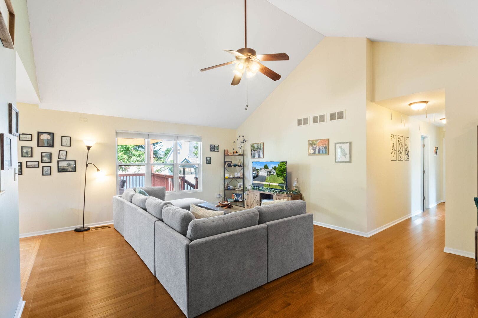 911 COTTONWOOD Drive, Elwood, IL 60421 911 COTTONWOOD Drive, Elwood, IL 60421