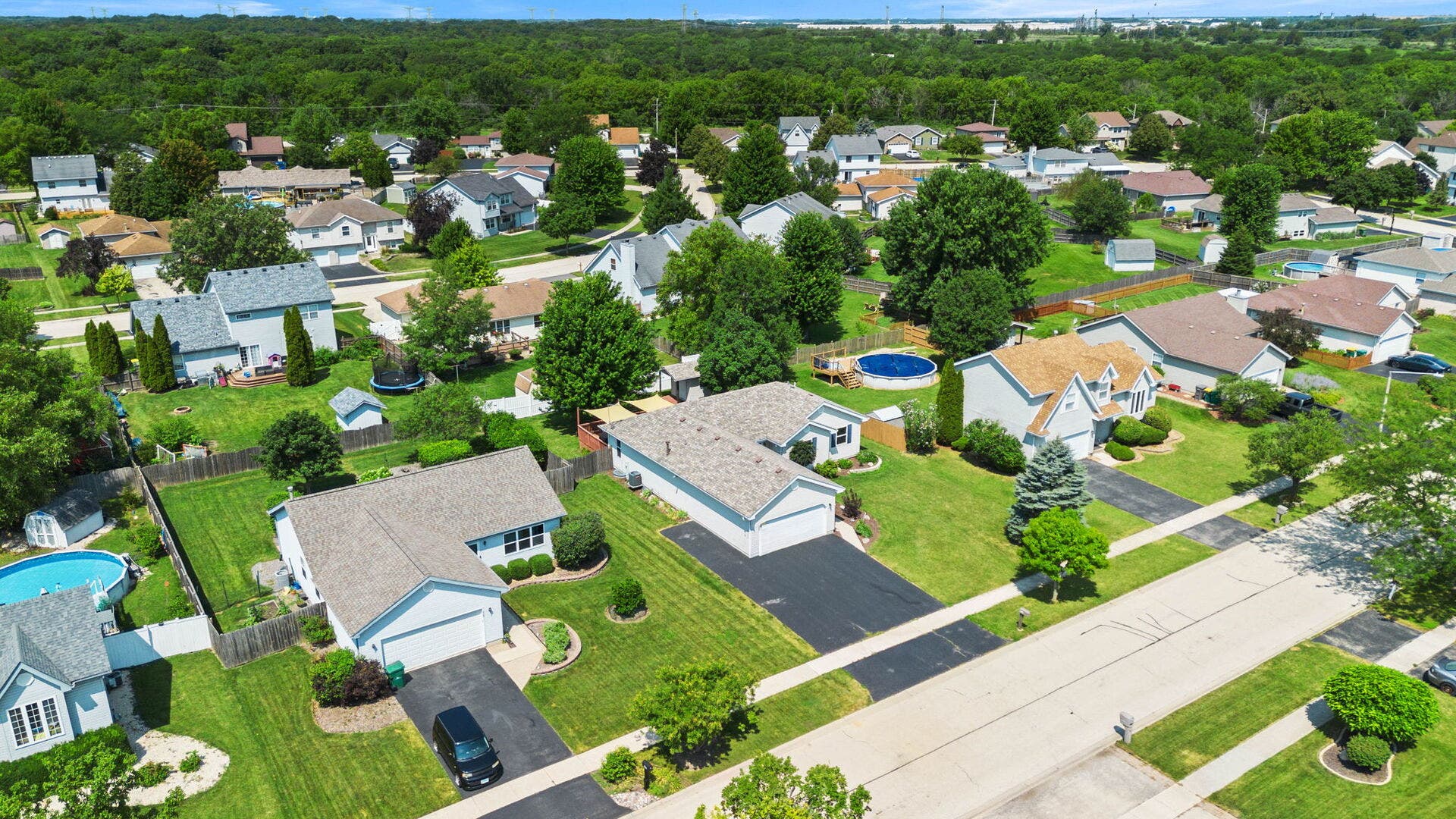 911 COTTONWOOD Drive, Elwood, IL 60421 911 COTTONWOOD Drive, Elwood, IL 60421