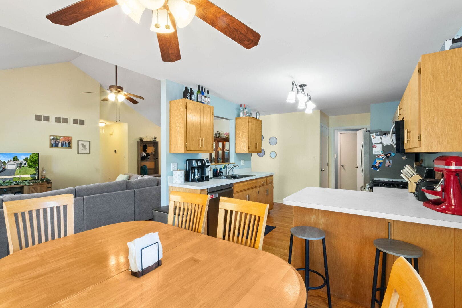 911 COTTONWOOD Drive, Elwood, IL 60421 911 COTTONWOOD Drive, Elwood, IL 60421