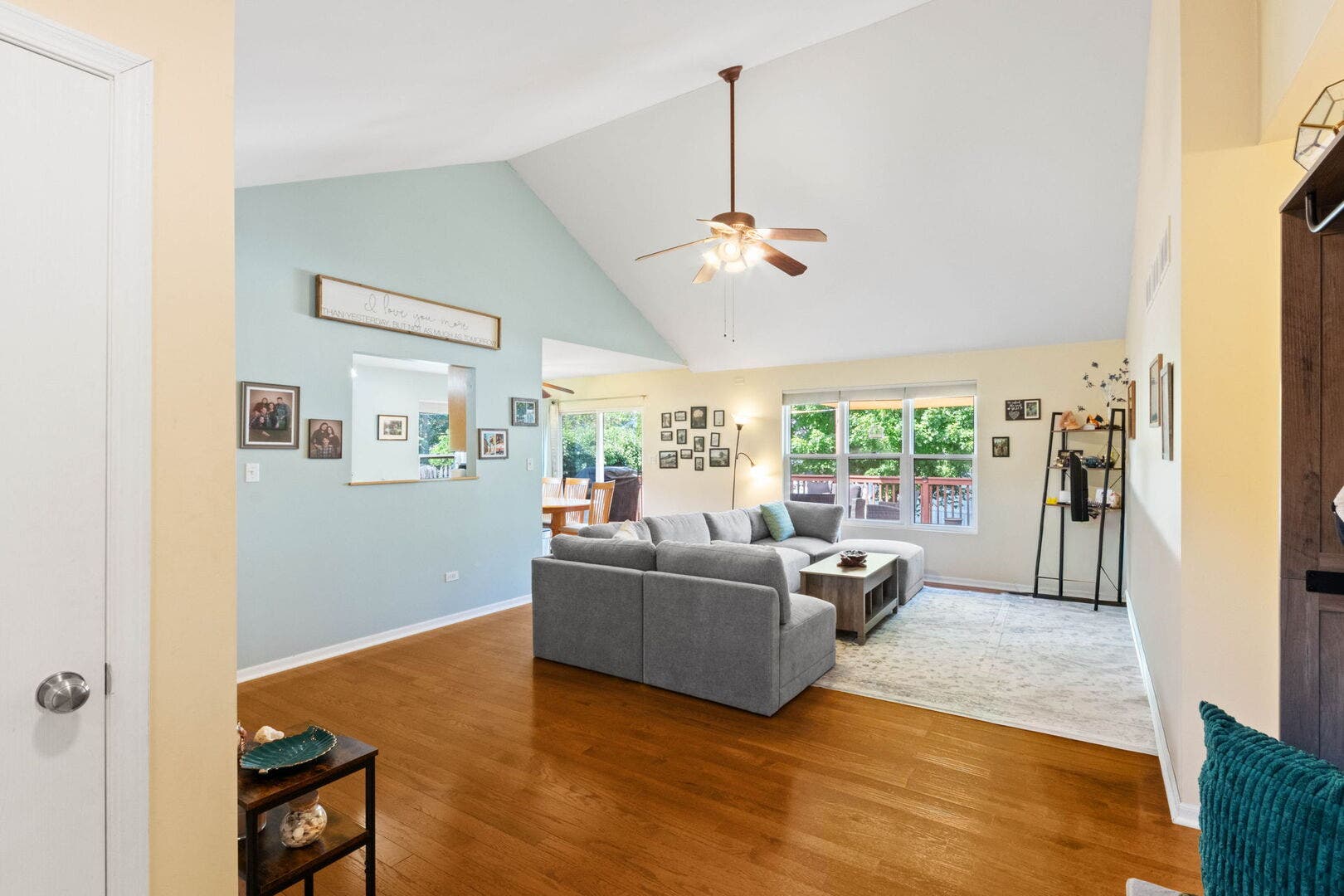 911 COTTONWOOD Drive, Elwood, IL 60421 911 COTTONWOOD Drive, Elwood, IL 60421