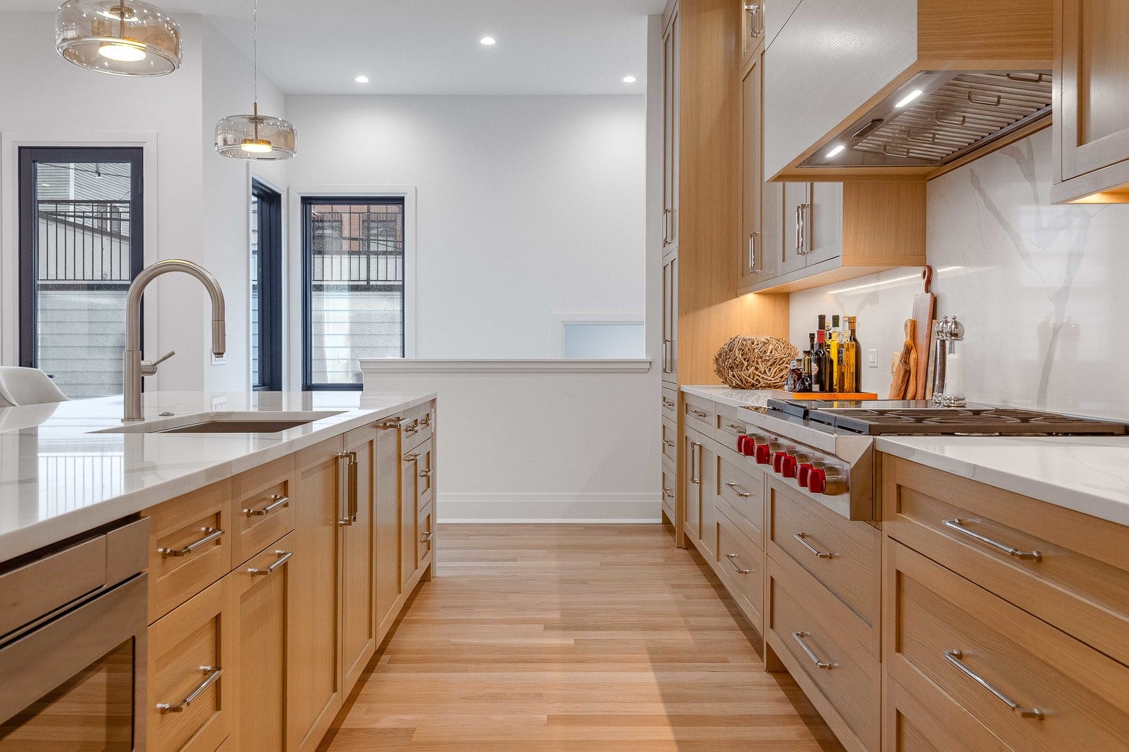 1907 W Cuyler Avenue, Chicago, IL 60613