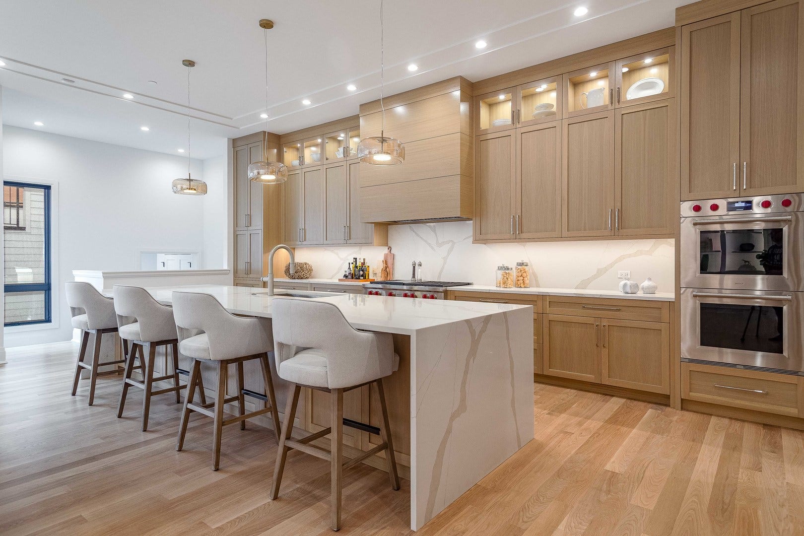1907 W Cuyler Avenue, Chicago, IL 60613