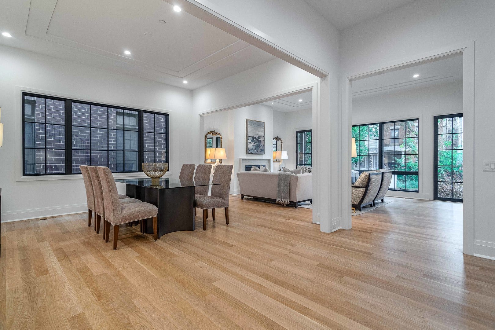 1907 W Cuyler Avenue, Chicago, IL 60613