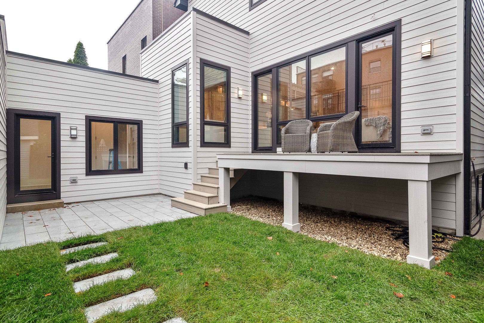1907 W Cuyler Avenue, Chicago, IL 60613