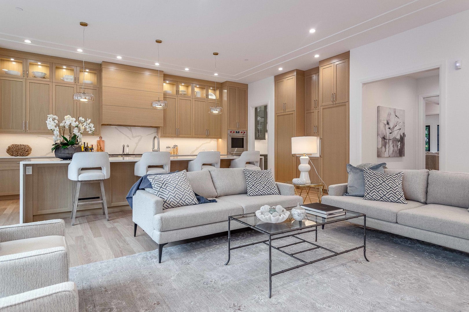 1907 W Cuyler Avenue, Chicago, IL 60613