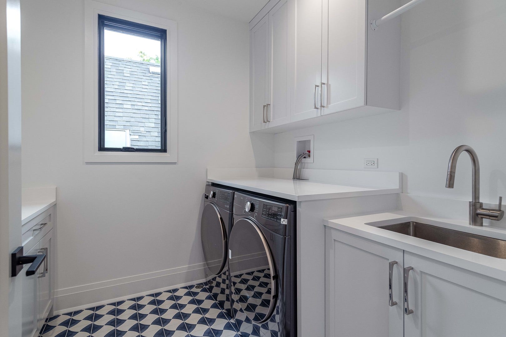 1907 W Cuyler Avenue, Chicago, IL 60613