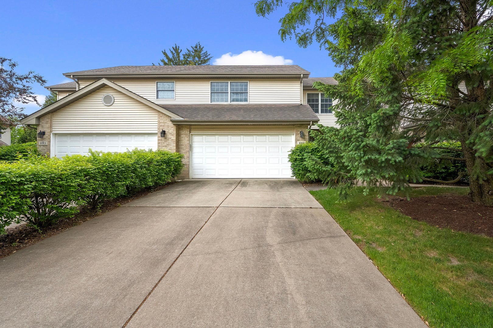 1015 Claremont Drive, #1015, Downers Grove, IL 60516