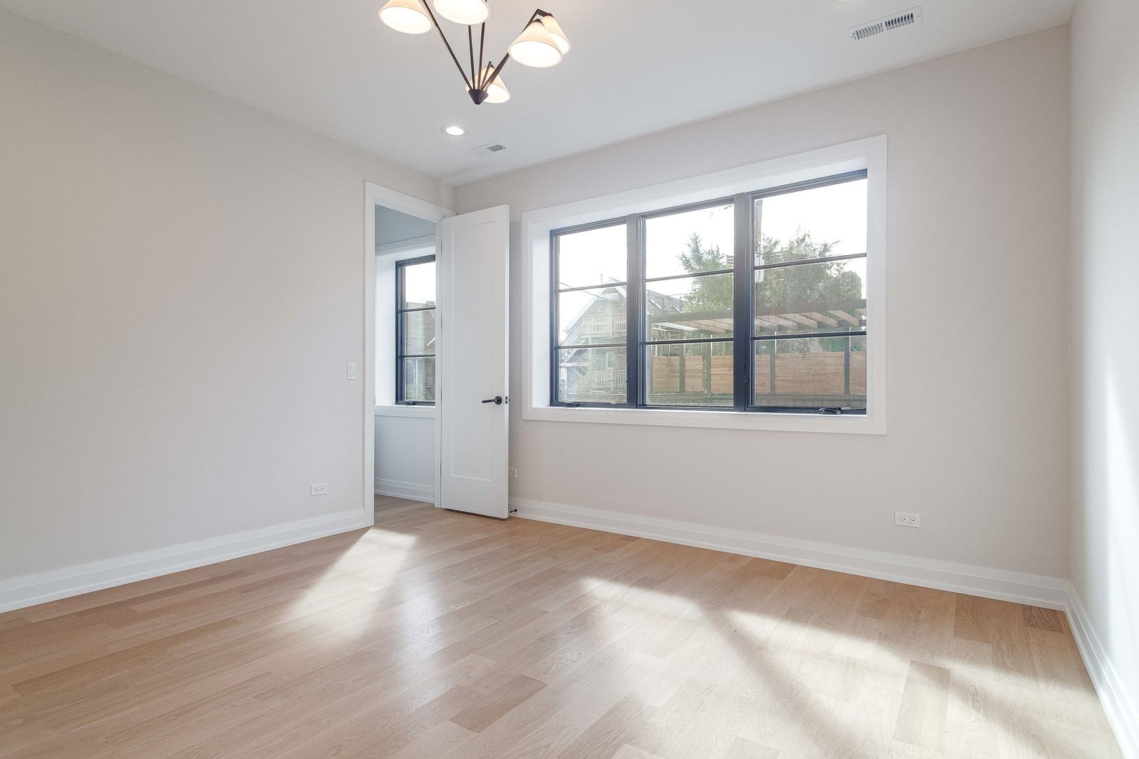 1625 W Julian Street, Chicago, IL 60622 1625 W Julian Street, Chicago, IL 60622