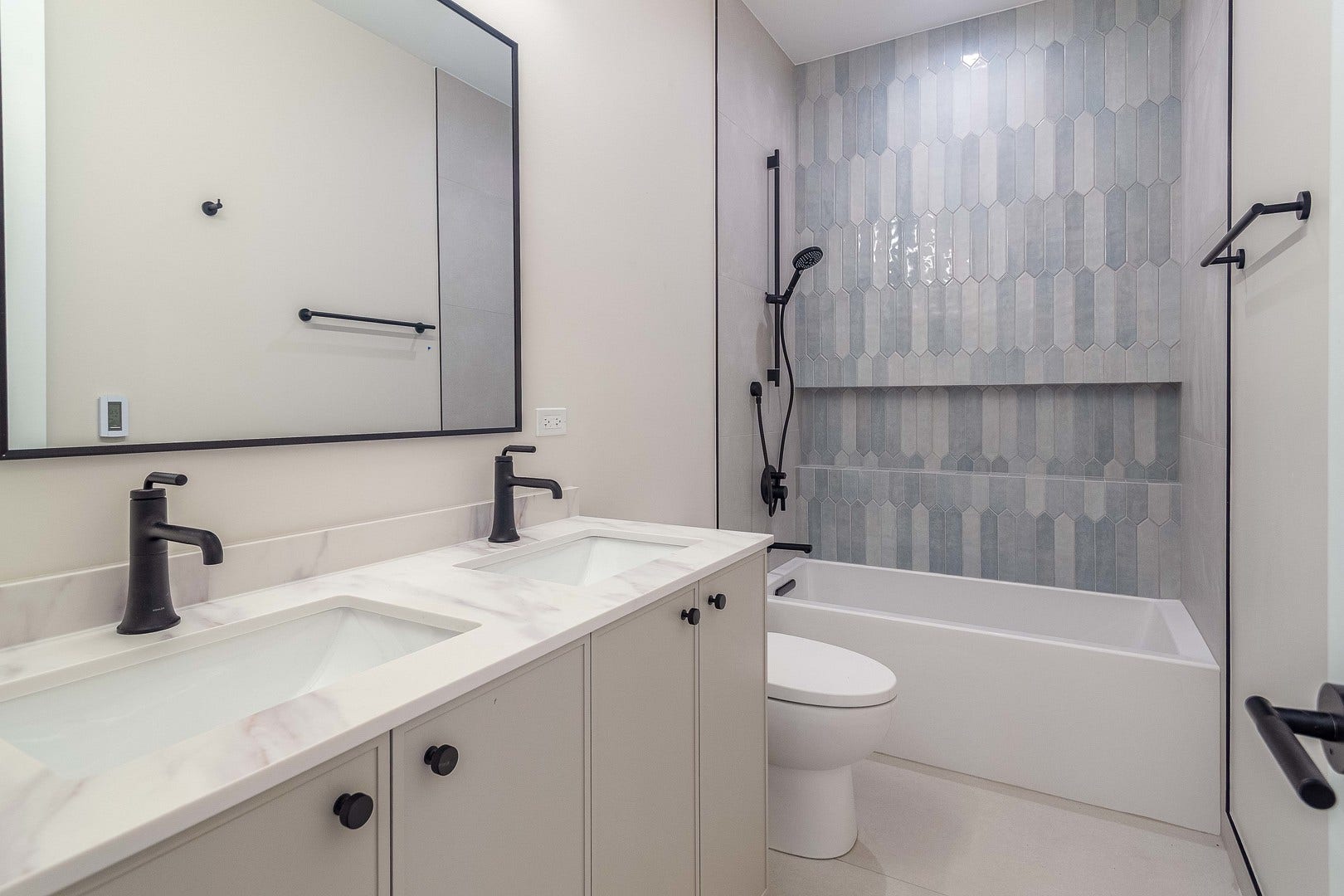 1625 W Julian Street, Chicago, IL 60622 1625 W Julian Street, Chicago, IL 60622