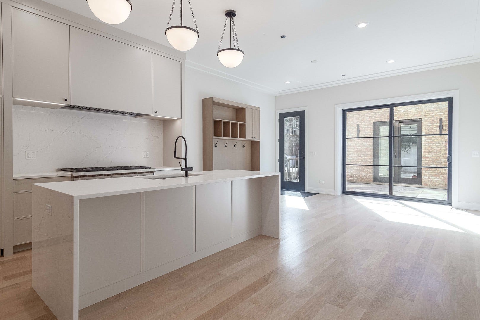 1625 W Julian Street, Chicago, IL 60622 1625 W Julian Street, Chicago, IL 60622