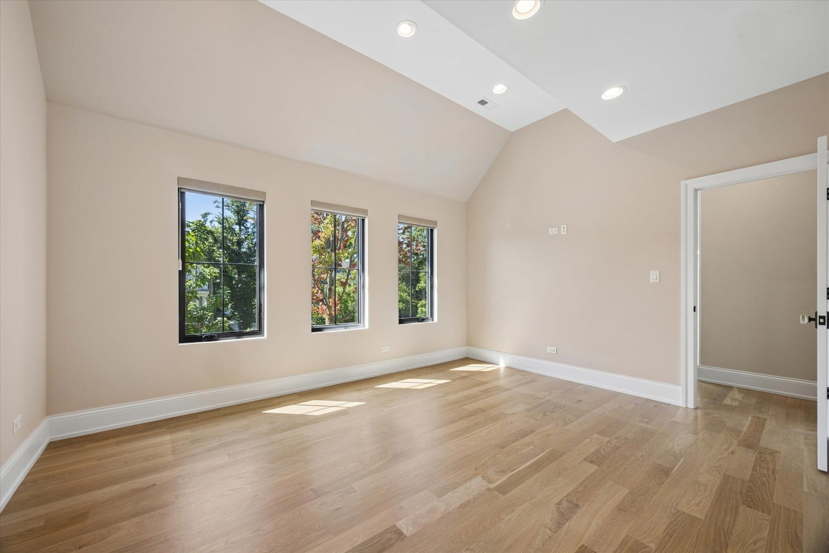 17 Ulm Place, Hinsdale, IL 60521 17 Ulm Place, Hinsdale, IL 60521