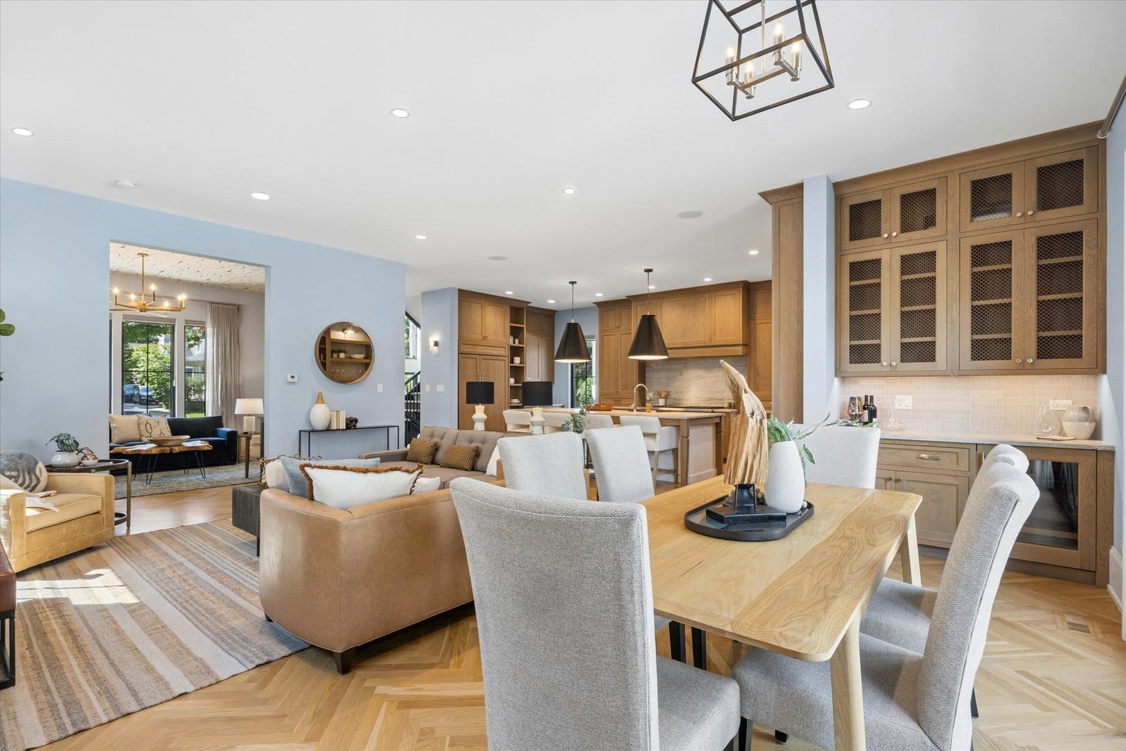 17 Ulm Place, Hinsdale, IL 60521 17 Ulm Place, Hinsdale, IL 60521