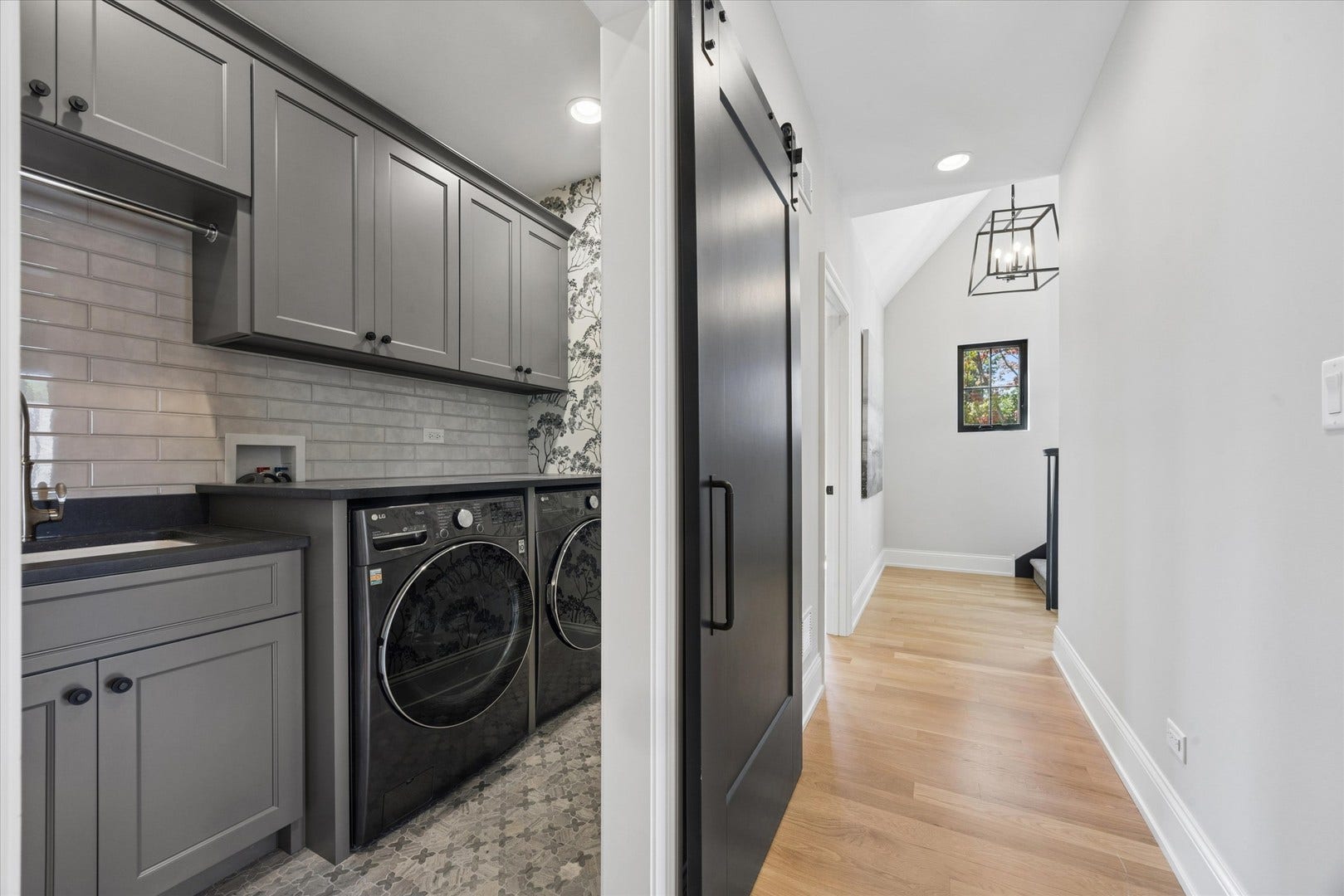 17 Ulm Place, Hinsdale, IL 60521 17 Ulm Place, Hinsdale, IL 60521