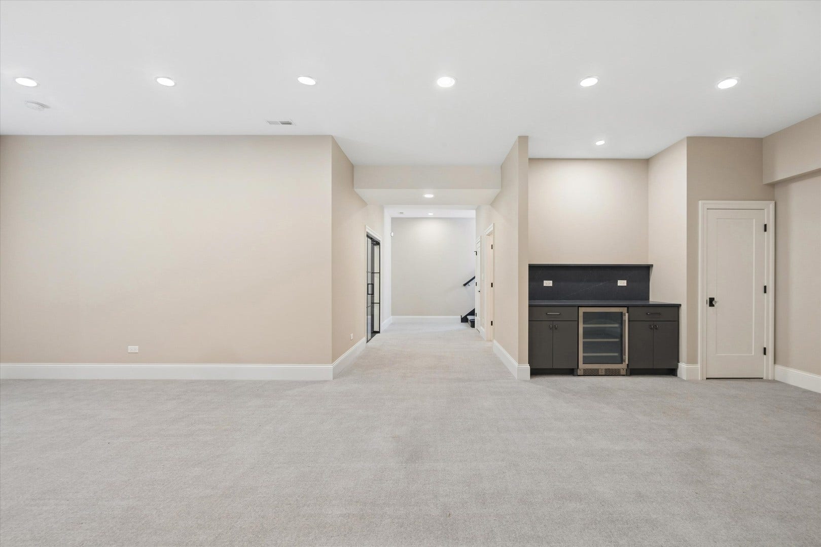 17 Ulm Place, Hinsdale, IL 60521 17 Ulm Place, Hinsdale, IL 60521