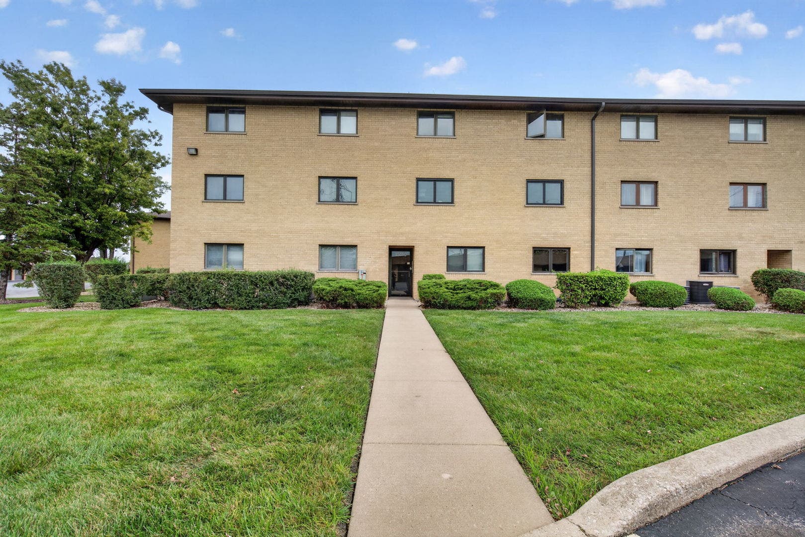 15110 Evergreen Drive, #1C, Orland Park, IL 60462