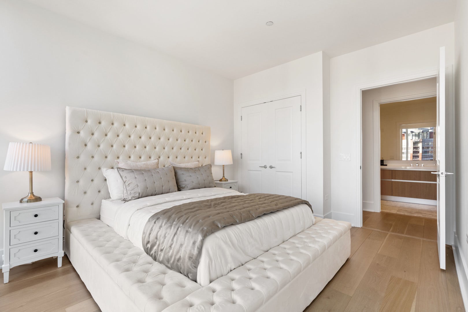 363 E Wacker Drive, #2106, Chicago, IL 60601