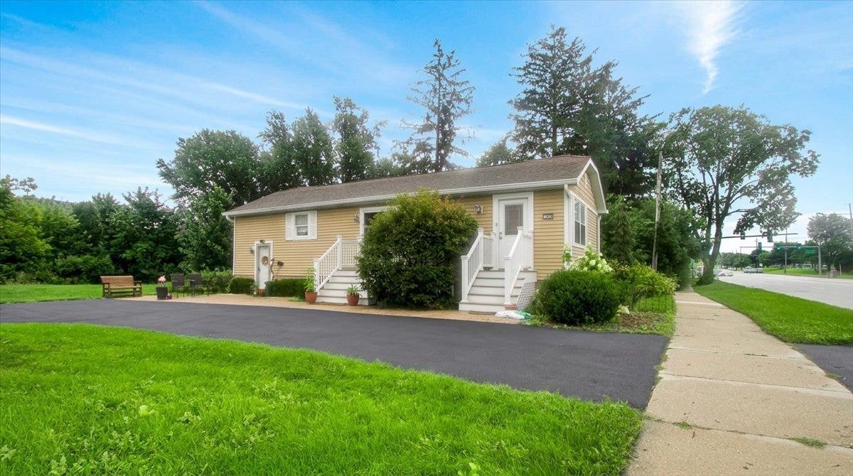 1720 63rd Street, Downers Grove, IL 60516 1720 63rd Street, Downers Grove, IL 60516