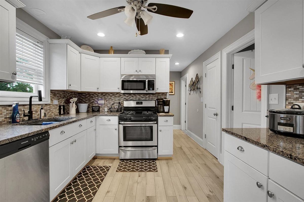 1720 63rd Street, Downers Grove, IL 60516 1720 63rd Street, Downers Grove, IL 60516
