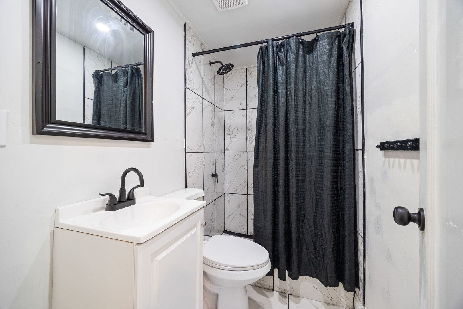 5412 N Western Avenue, Chicago, IL 60625 5412 N Western Avenue, Chicago, IL 60625
