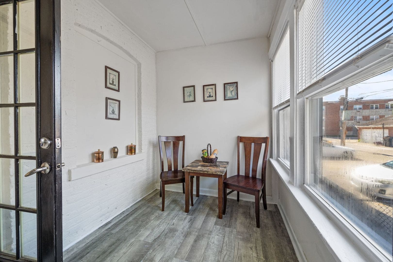 5412 N Western Avenue, Chicago, IL 60625 5412 N Western Avenue, Chicago, IL 60625