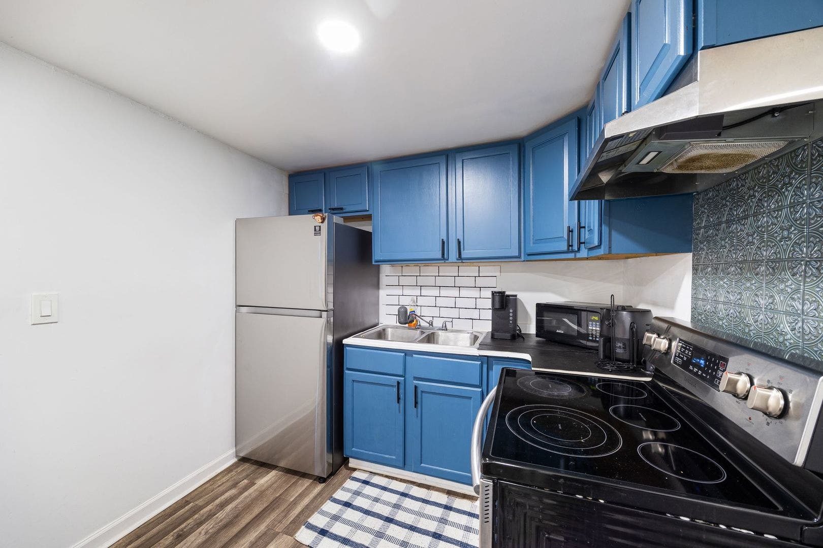 5412 N Western Avenue, Chicago, IL 60625 5412 N Western Avenue, Chicago, IL 60625