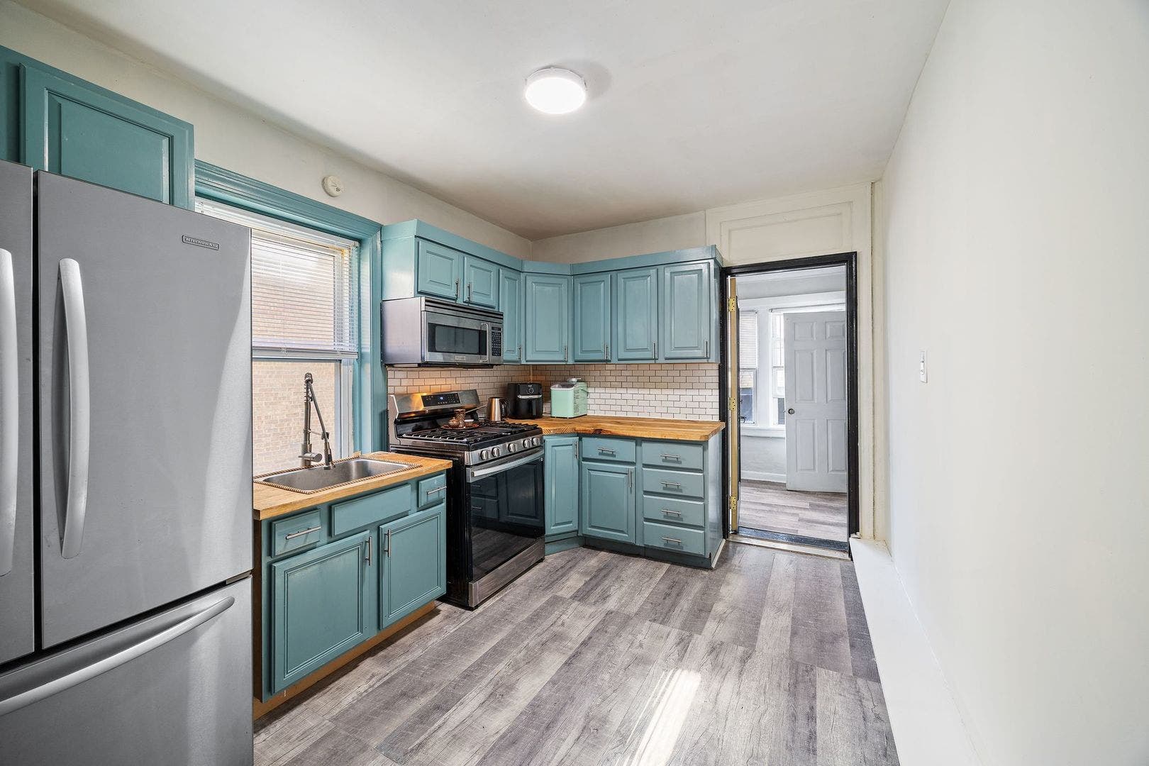 5412 N Western Avenue, Chicago, IL 60625 5412 N Western Avenue, Chicago, IL 60625