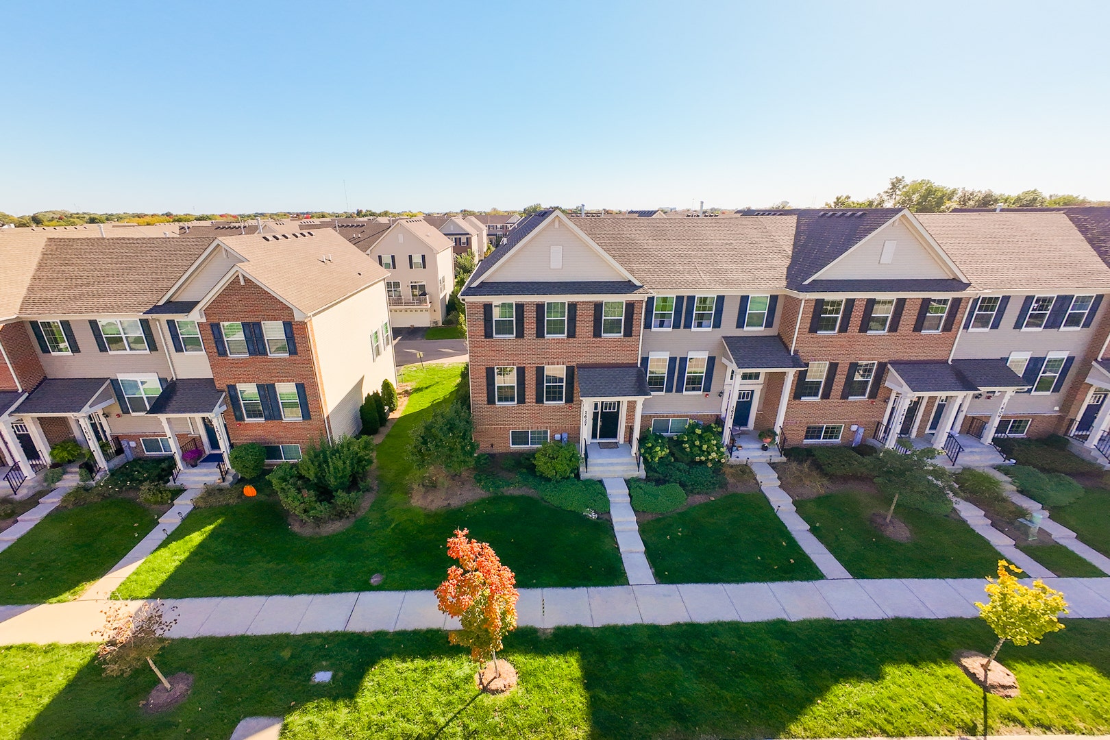 1627 Sager Way, Batavia, IL 60510 1627 Sager Way, Batavia, IL 60510