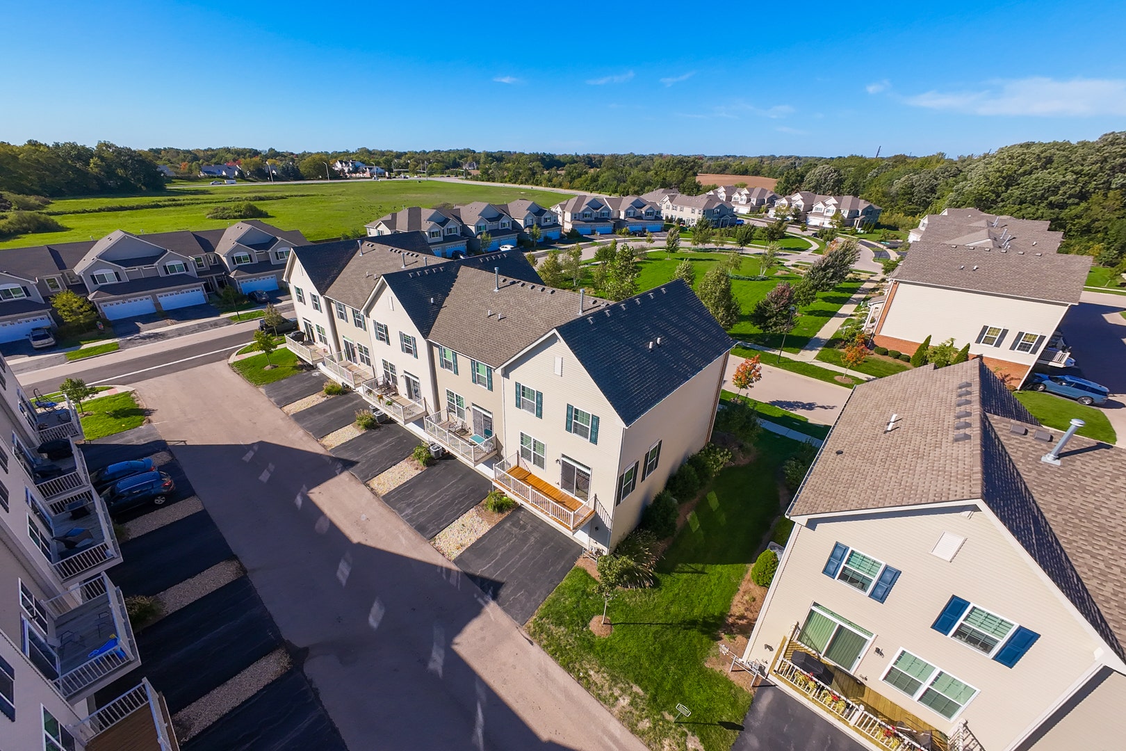 1627 Sager Way, Batavia, IL 60510 1627 Sager Way, Batavia, IL 60510