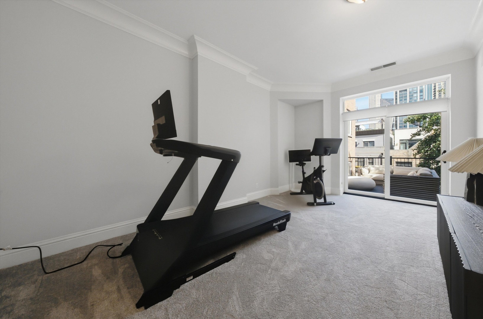 919 N LaSalle Drive, Chicago, IL 60610