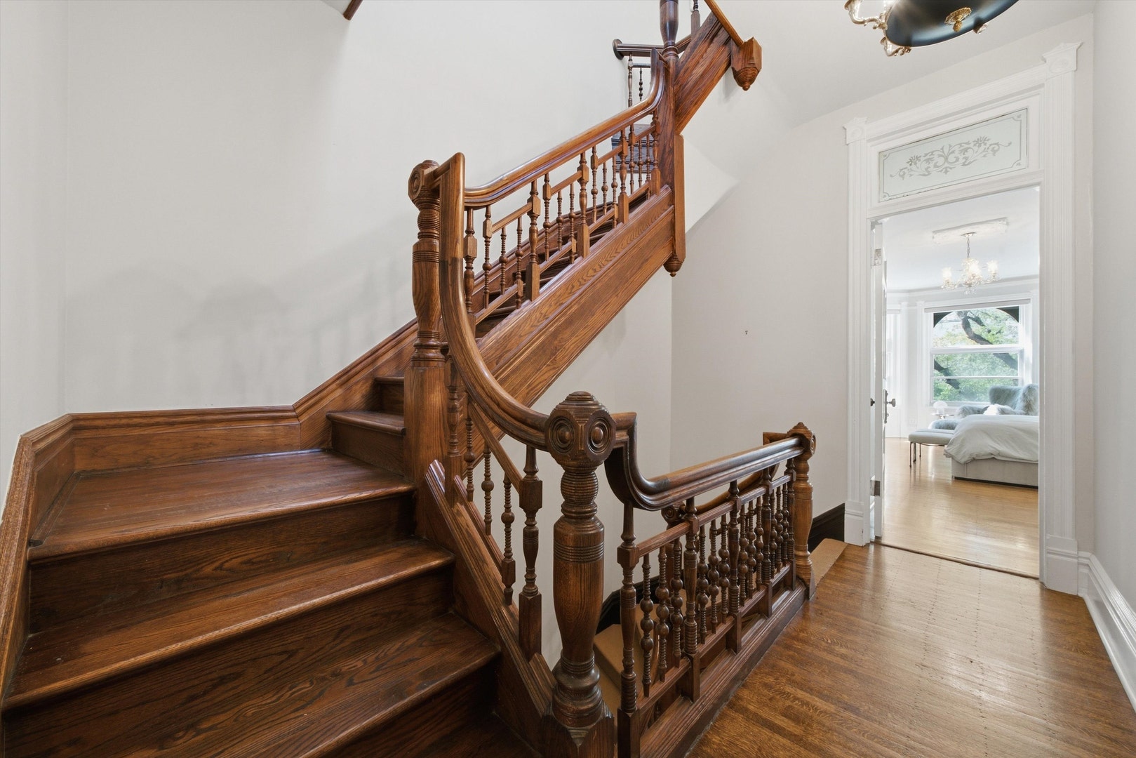919 N LaSalle Drive, Chicago, IL 60610