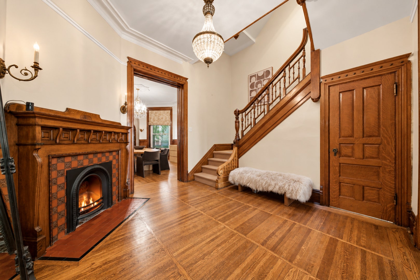 919 N LaSalle Drive, Chicago, IL 60610