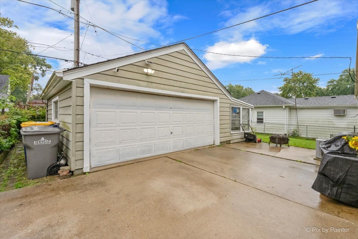 115 S Du Bois Avenue, Elgin, IL 60123 115 S Du Bois Avenue, Elgin, IL 60123