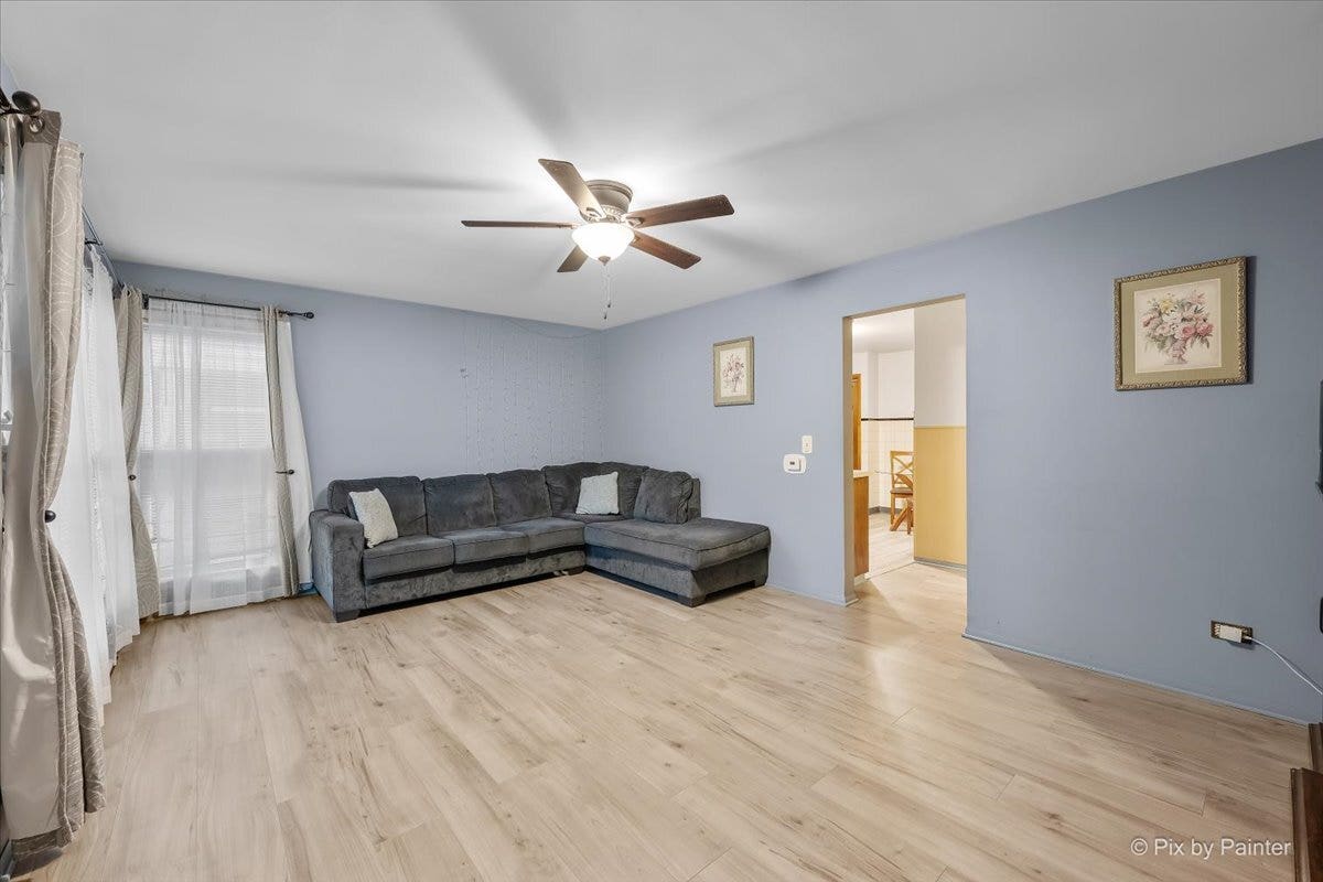 115 S Du Bois Avenue, Elgin, IL 60123 115 S Du Bois Avenue, Elgin, IL 60123
