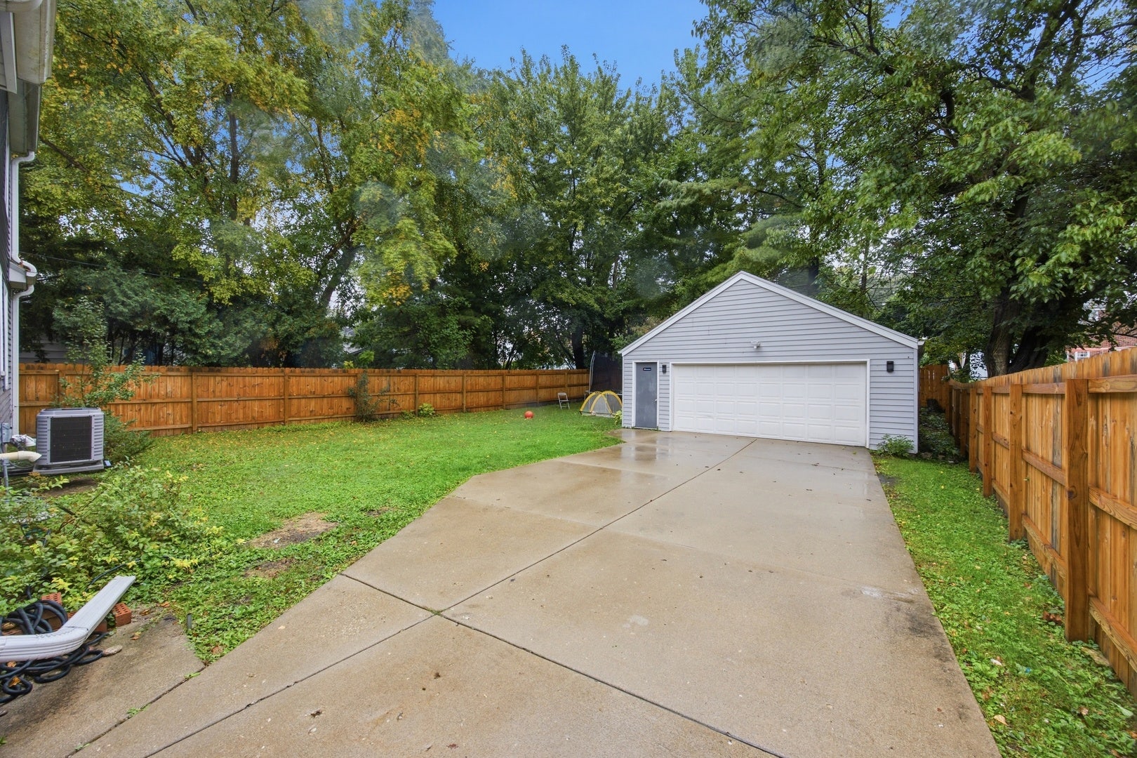 389 N Commonwealth Avenue, Elgin, IL 60123 389 N Commonwealth Avenue, Elgin, IL 60123