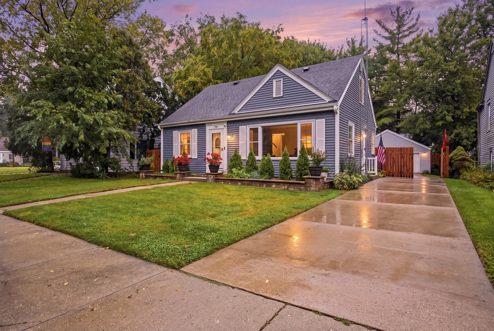 389 N Commonwealth Avenue, Elgin, IL 60123 389 N Commonwealth Avenue, Elgin, IL 60123