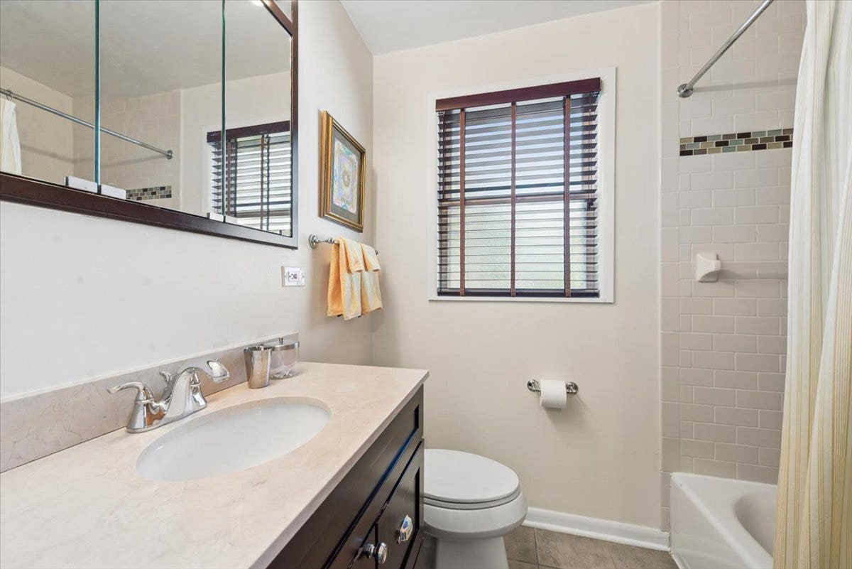 1501 Madison Street, Evanston, IL 60202