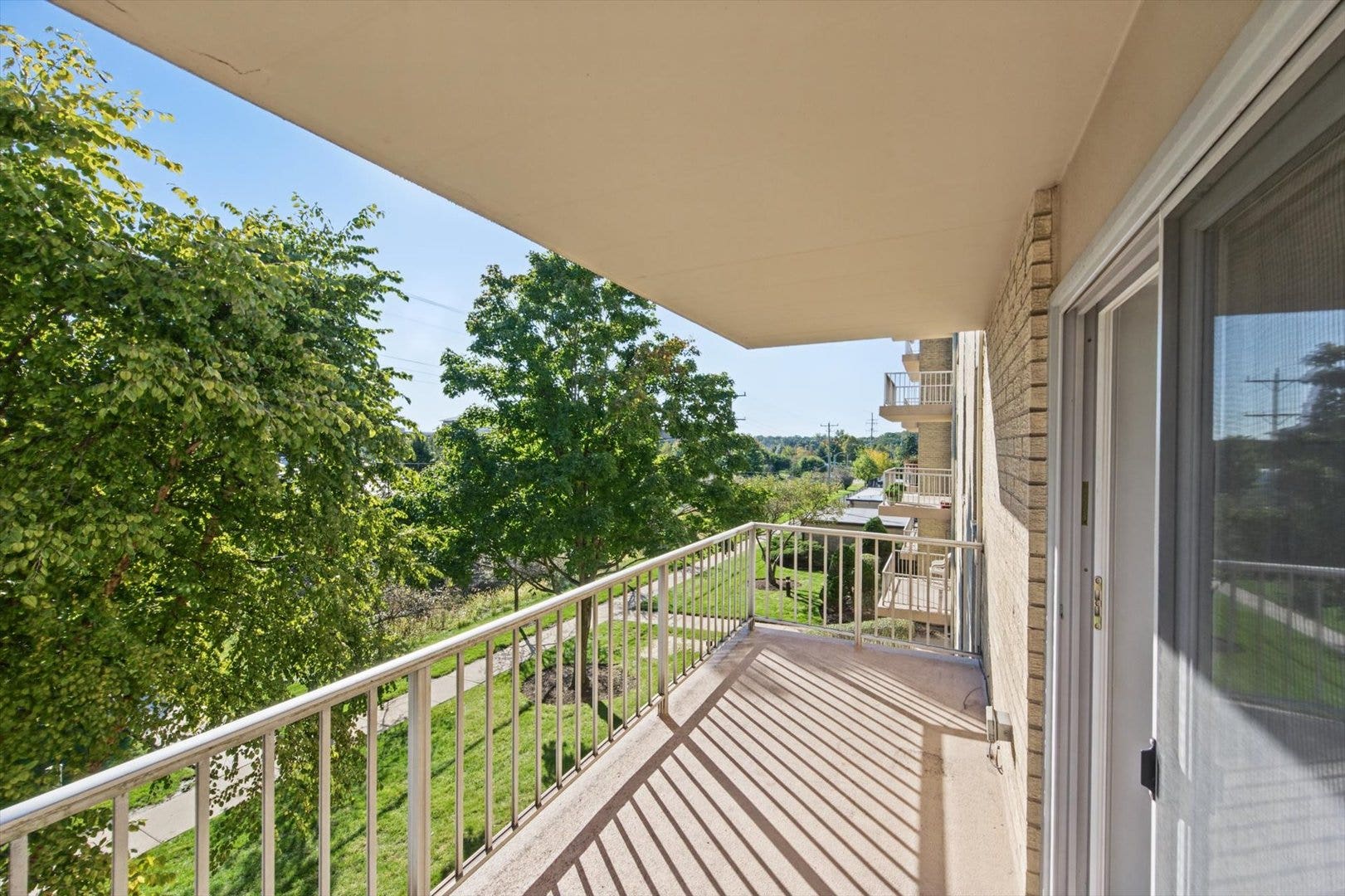 110 W Butterfield Road, #310S, Elmhurst, IL 60126