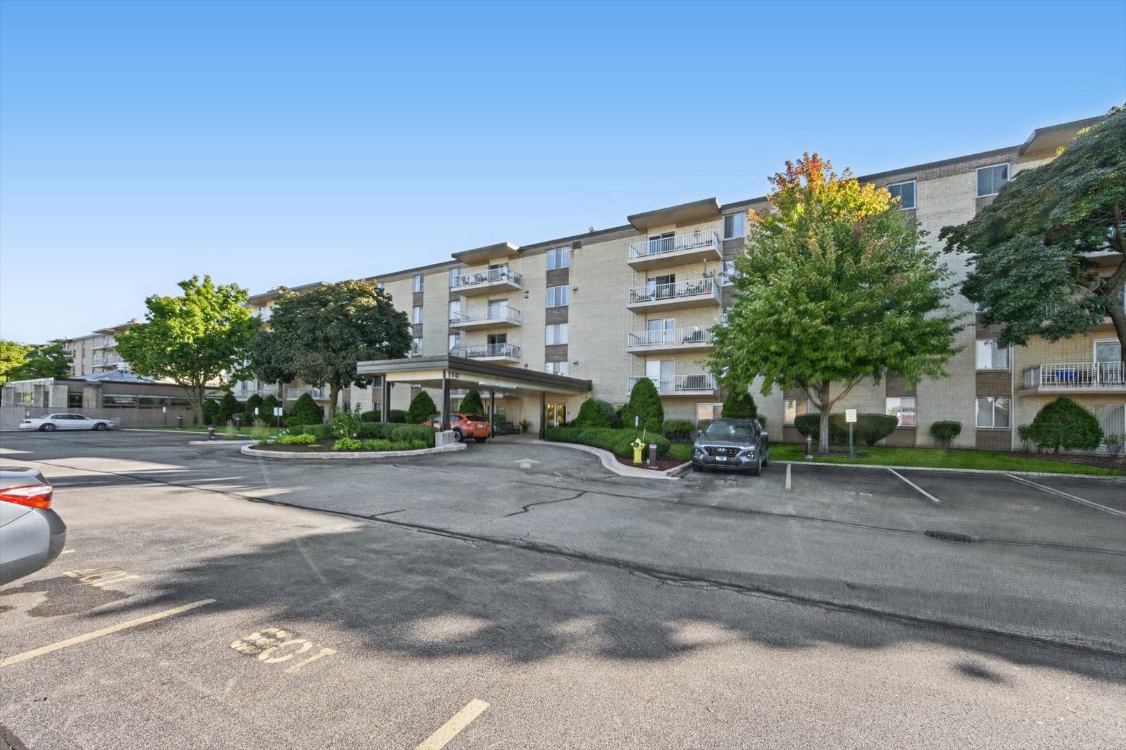 110 W Butterfield Road, #310S, Elmhurst, IL 60126