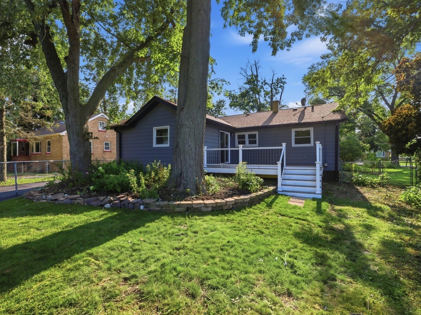 5905 Lee Avenue, Downers Grove, IL 60516 5905 Lee Avenue, Downers Grove, IL 60516